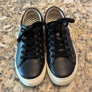 Taos Plim Soul Lux PLX-13994A Women's US 6 Black Leather Athletic Sneaker Shoes